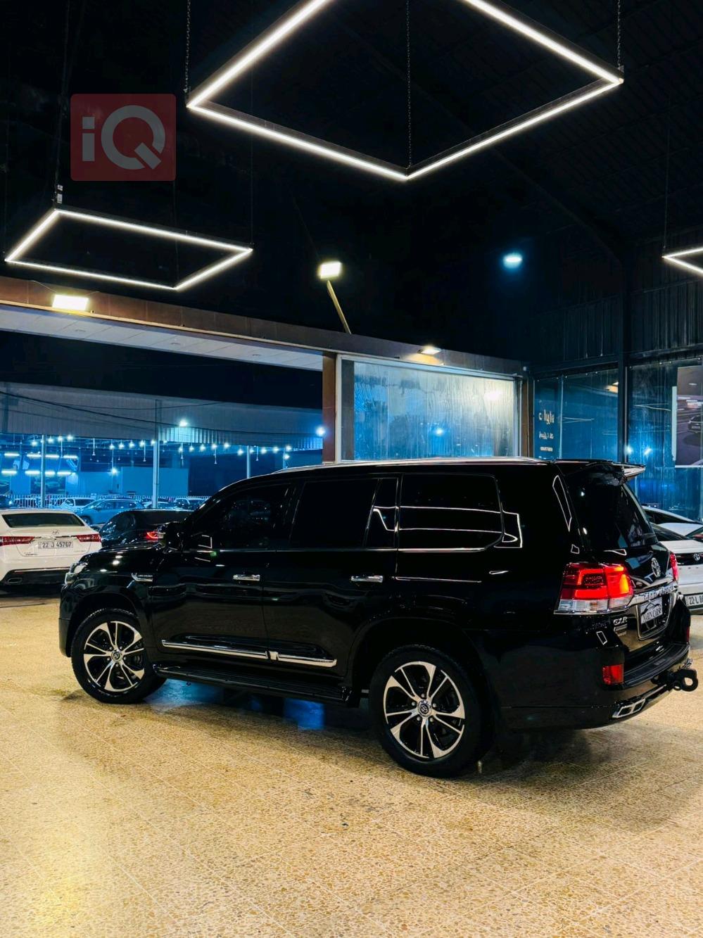 تويوتا لاندكروزر